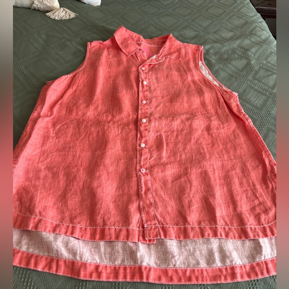 Tommy Bahama women’s sleeveless button down top. Size Large. Orange / coral.